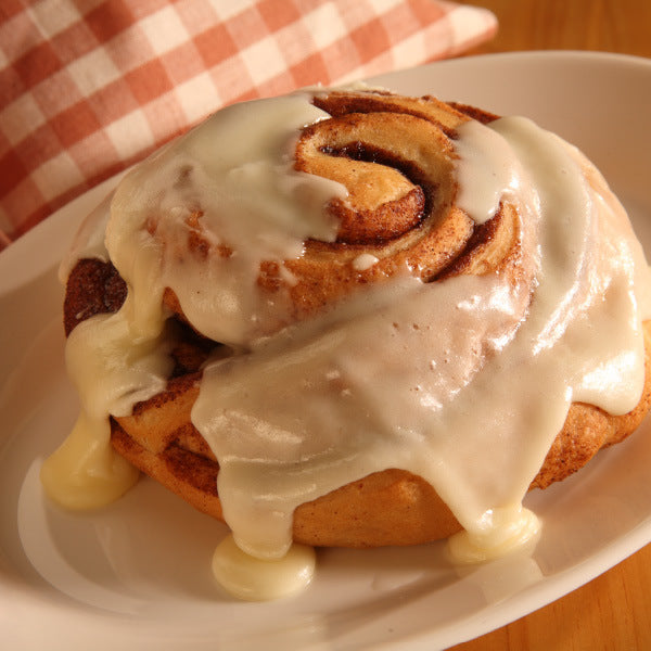 Iced Cinnamon Rolls Candle